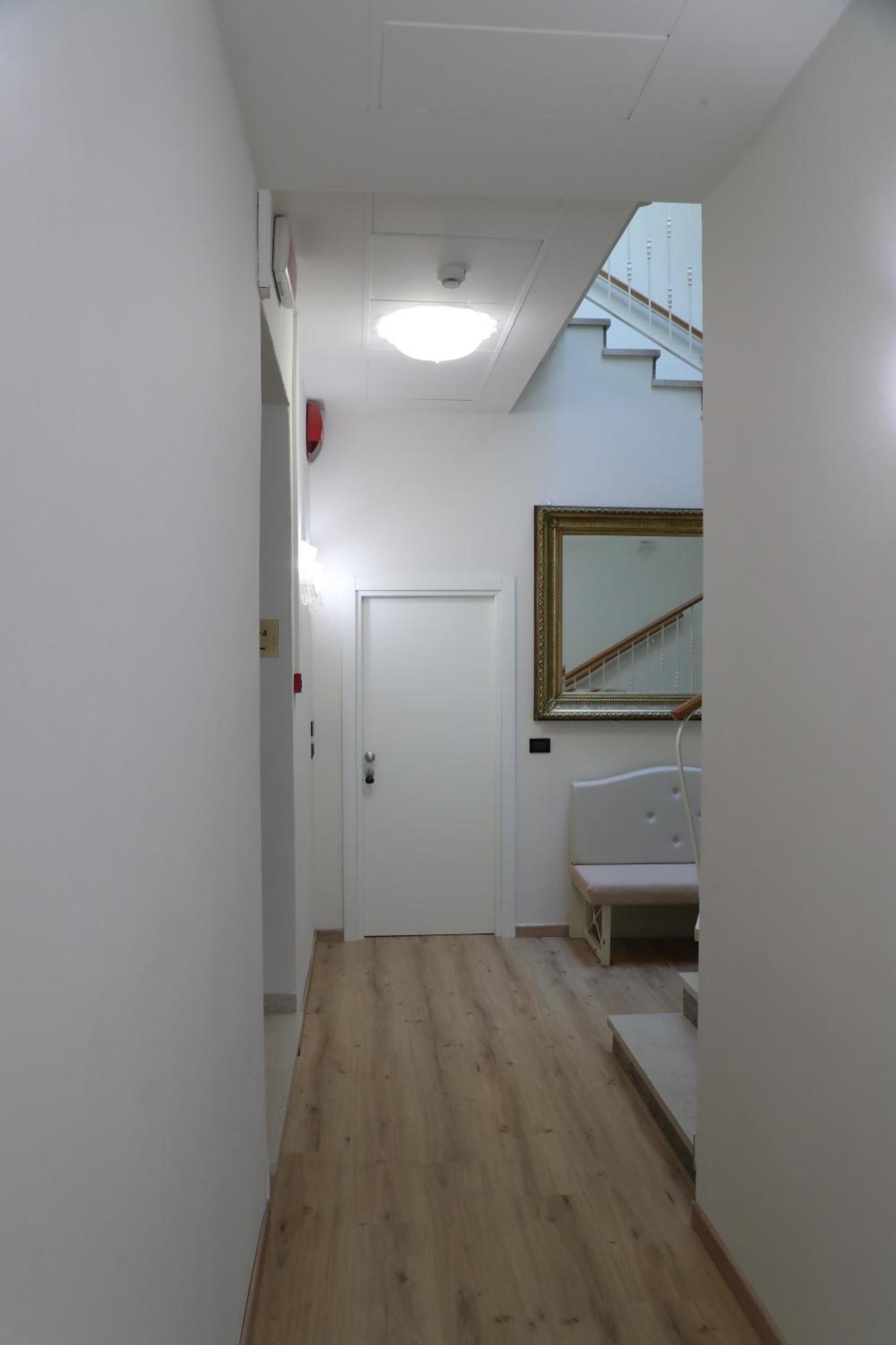 Hotel Central Giacomini Salò Dış mekan fotoğraf