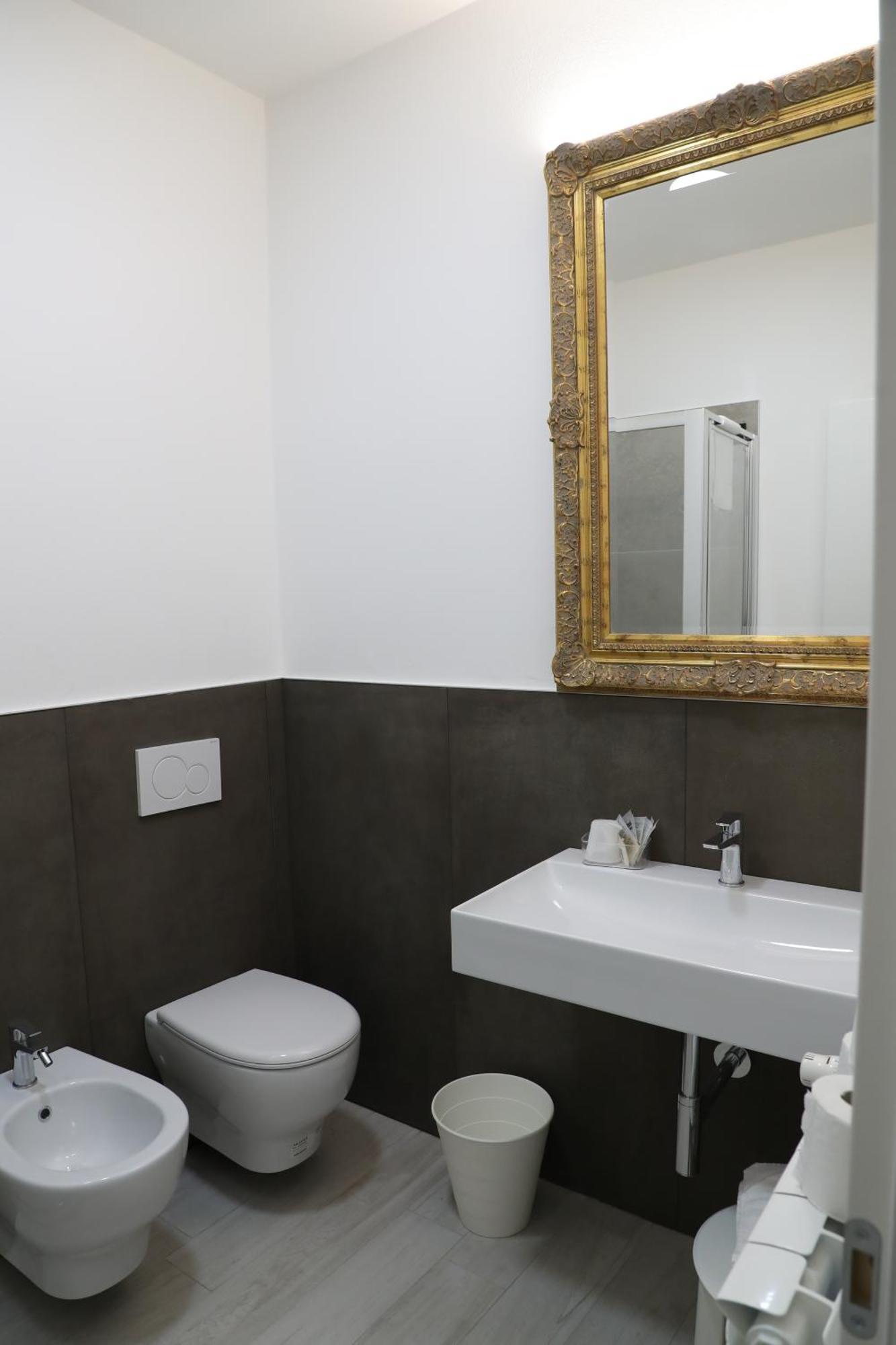 Hotel Central Giacomini Salò Dış mekan fotoğraf
