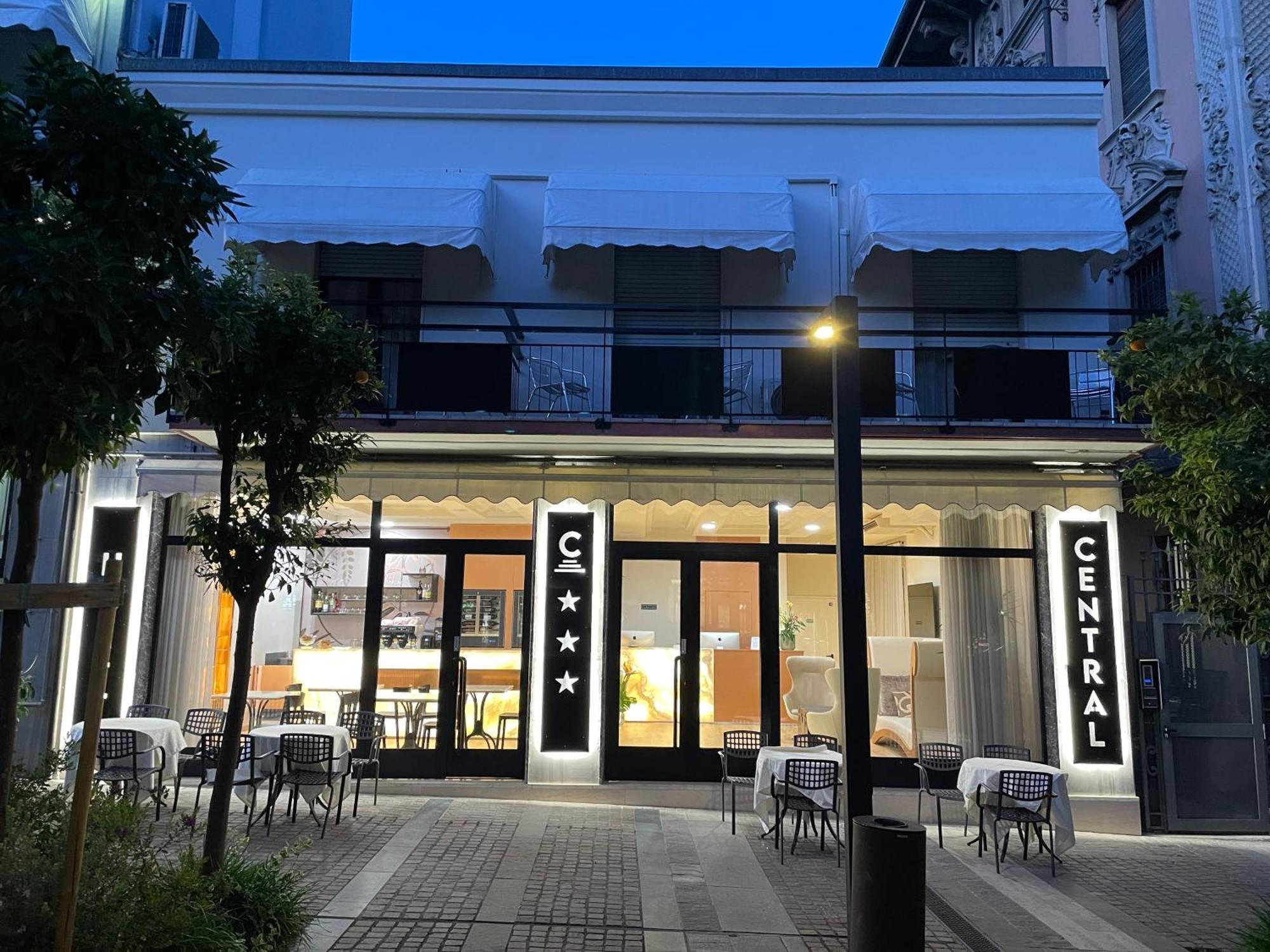 Hotel Central Giacomini Salò Dış mekan fotoğraf
