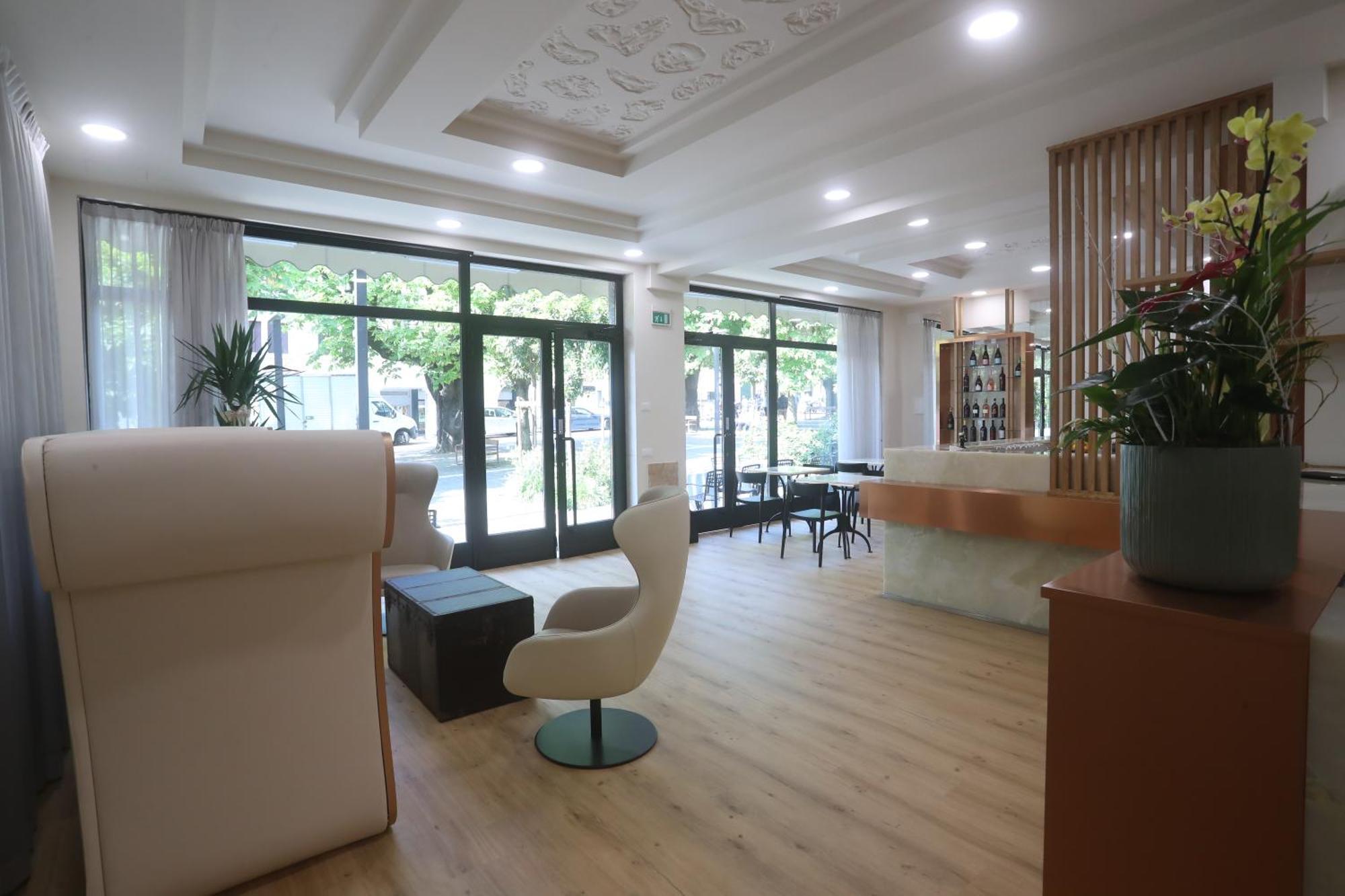 Hotel Central Giacomini Salò Dış mekan fotoğraf