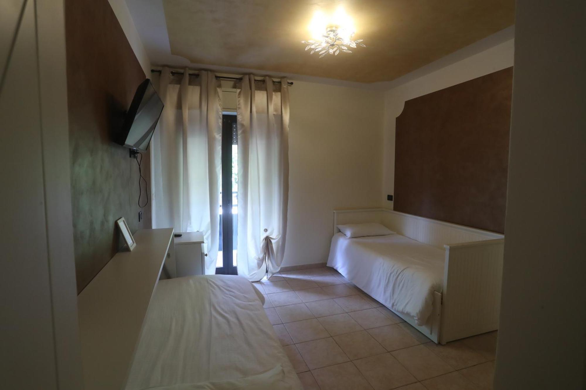 Hotel Central Giacomini Salò Dış mekan fotoğraf