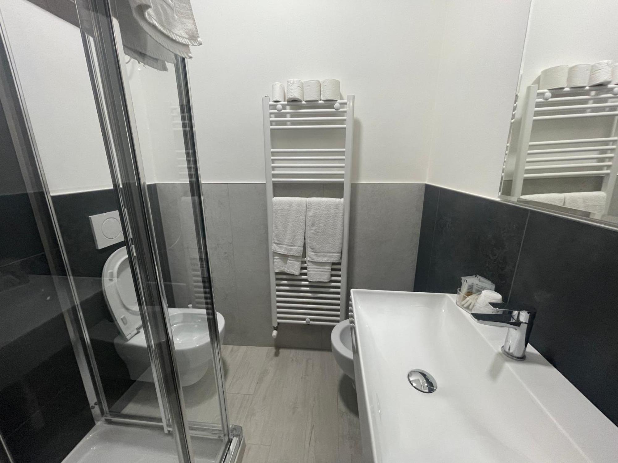 Hotel Central Giacomini Salò Dış mekan fotoğraf