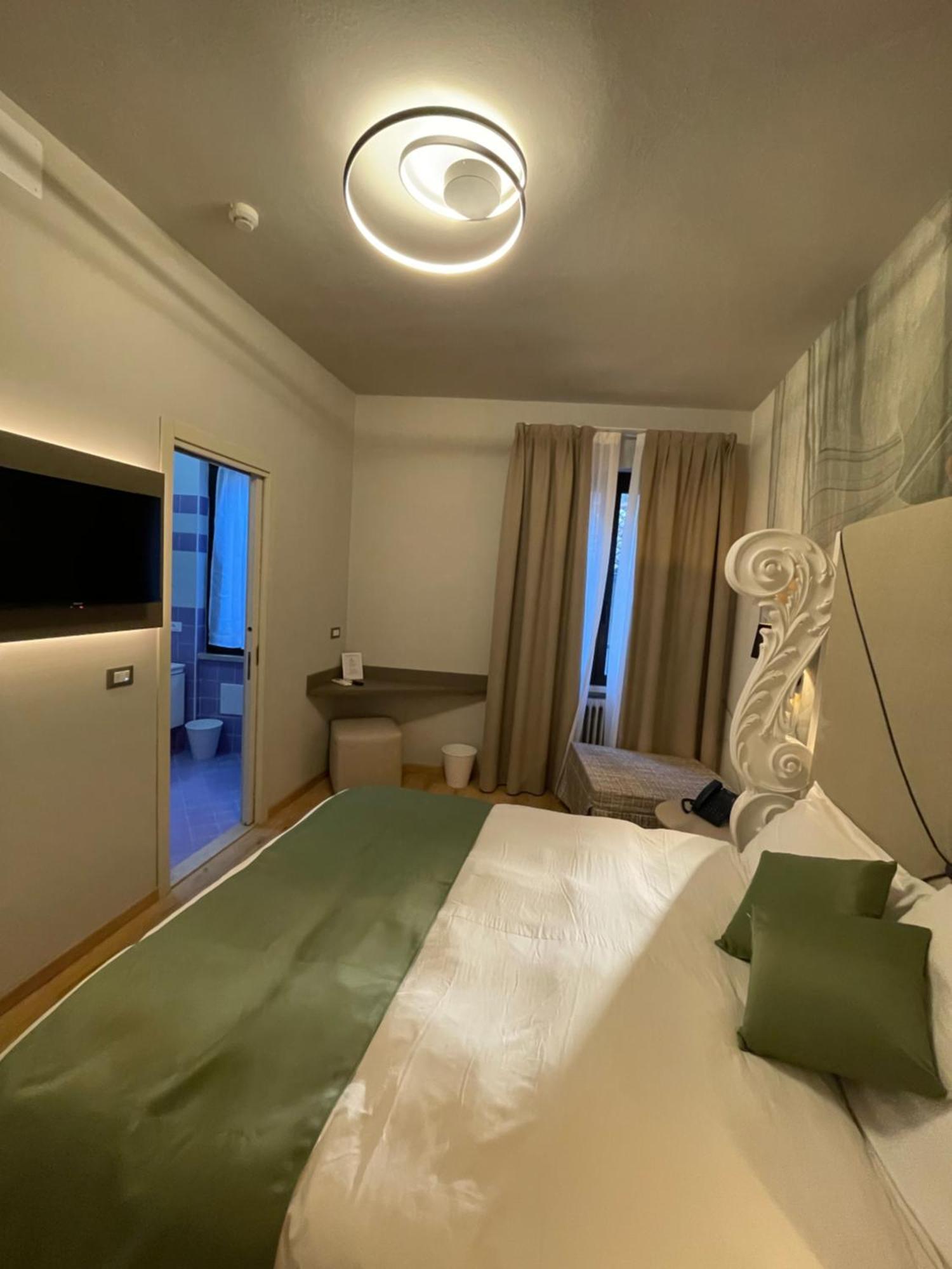 Hotel Central Giacomini Salò Dış mekan fotoğraf